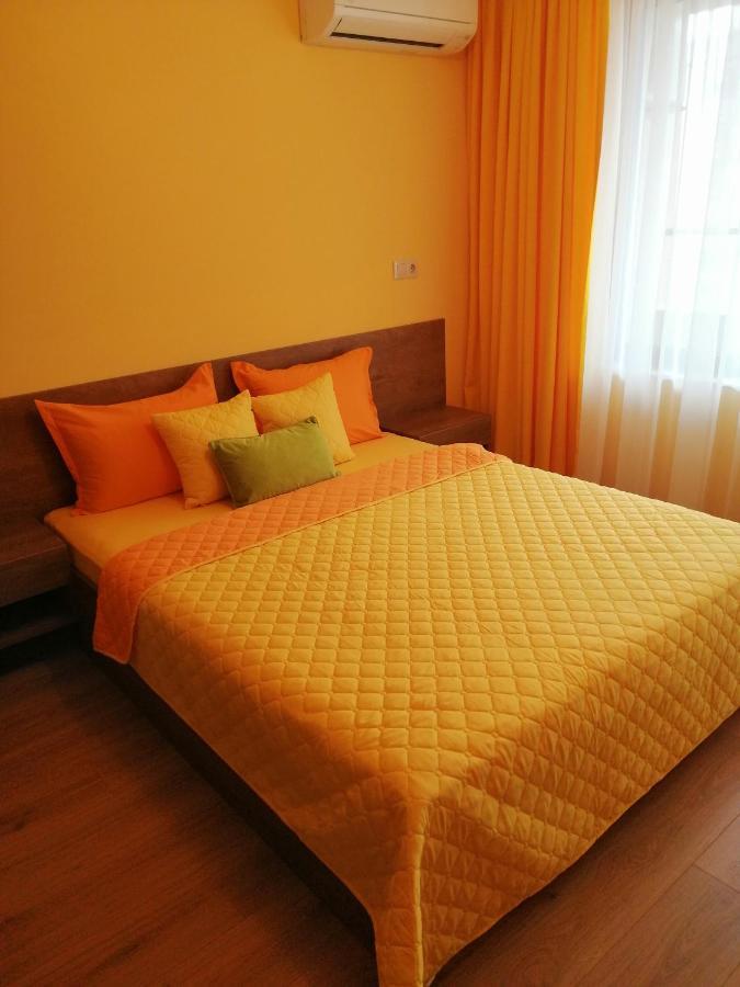 Sunny Apartment *